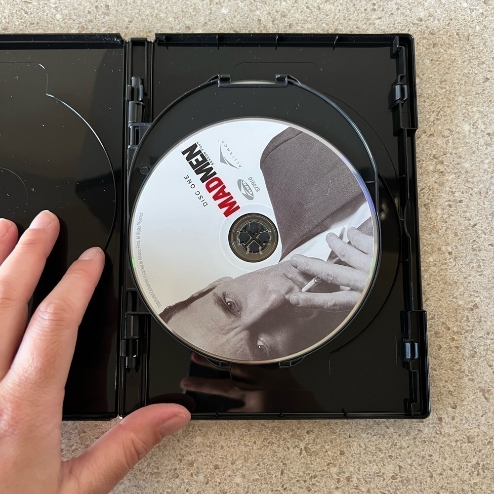 𝅺mad Men season four on DVD - Picture 2 of 7